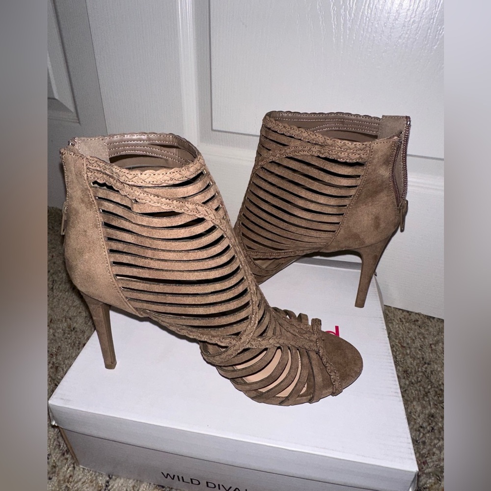 Wild diva city classified cute sexy boho shoes heels size 10